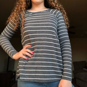 Hollister lost sleeve gray and white stripe top!